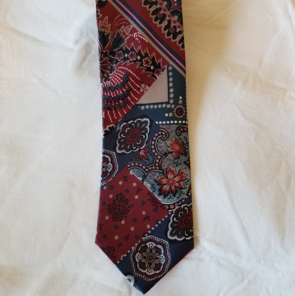 🌿Vintage Red and Blue Tie